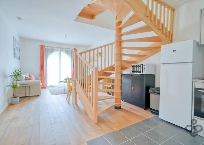 アパート La Halle Du Roi Parking Insead *