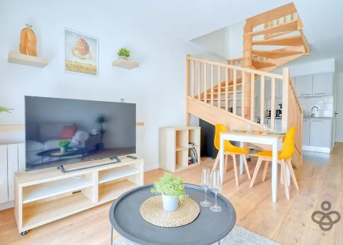 La Halle Du Roi Parking Insead *